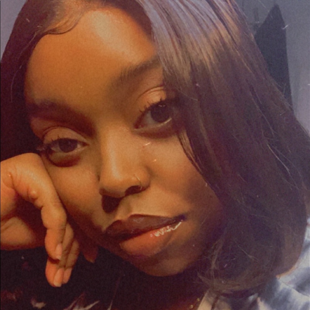 Meet your Posher, Madina